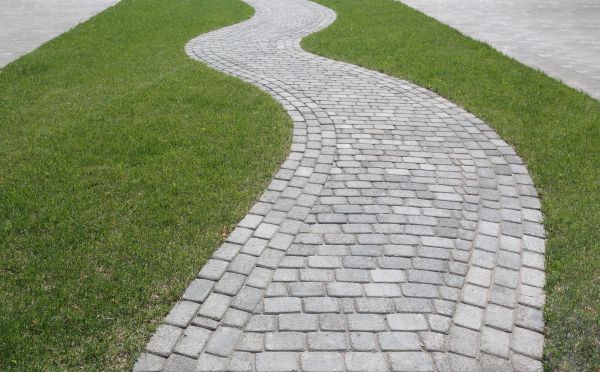 Cost of Walkway Paving in Folsom